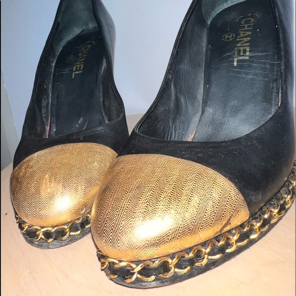 CHANEL VINTAGE HEELS - Picture 4 of 10